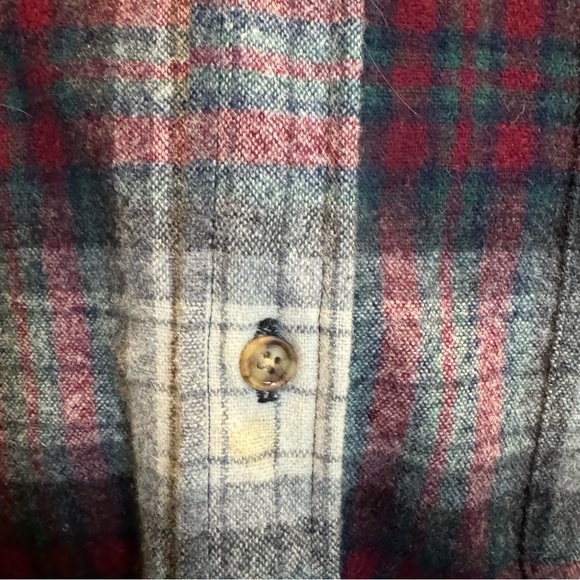 (L) Pendleton Vintage Plaid Virginia Wool, Camp Collar Button Up, single pocket - Picture 5 of 13